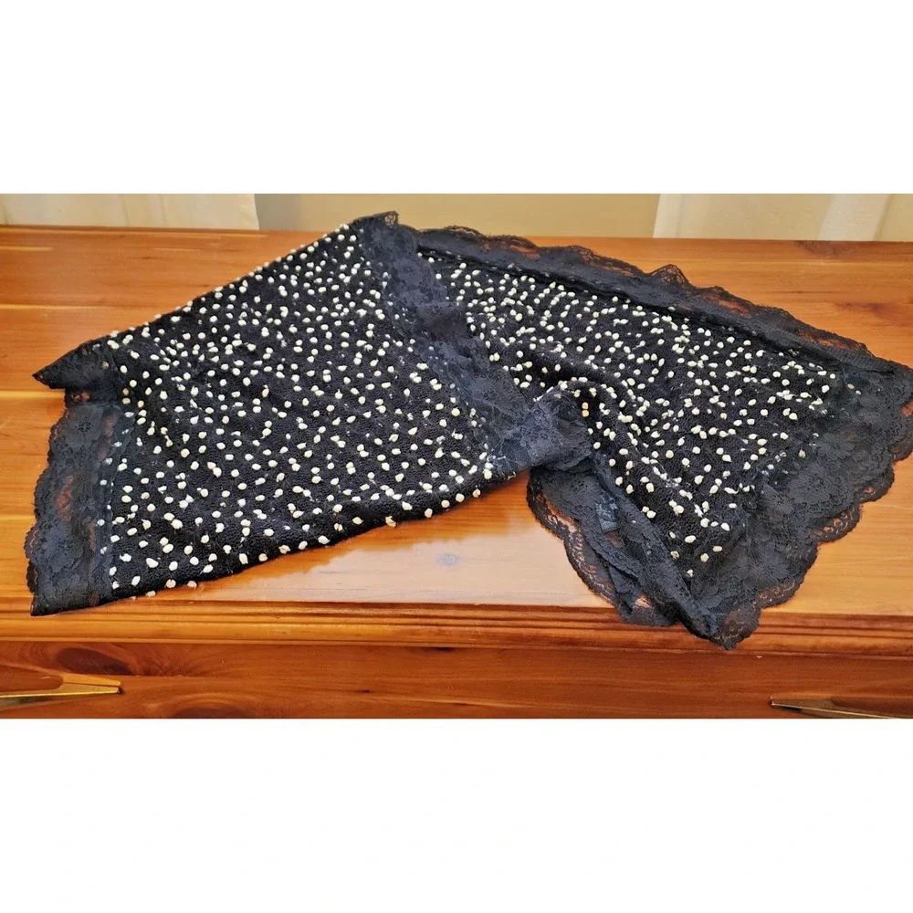 Black & White Lightweight Boucle Scarf with Lace Trim Size 78